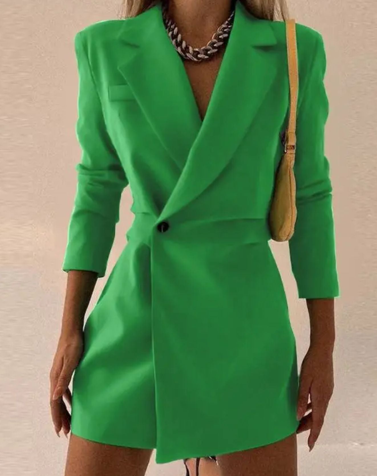 Vestido Curto Estilo Blazer com Mangas Longas