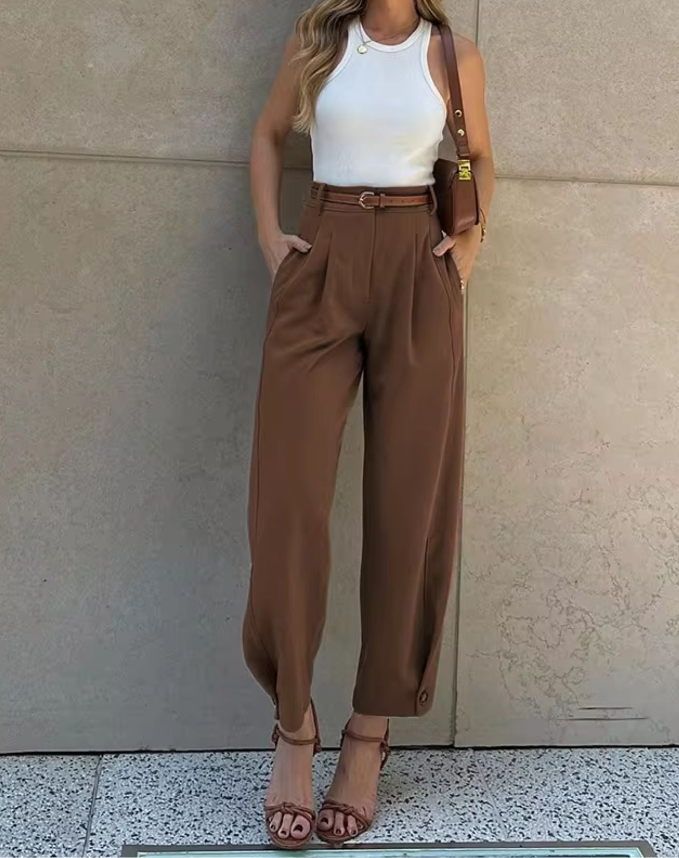 Calça Mocca Cintura Alta com Bolsos