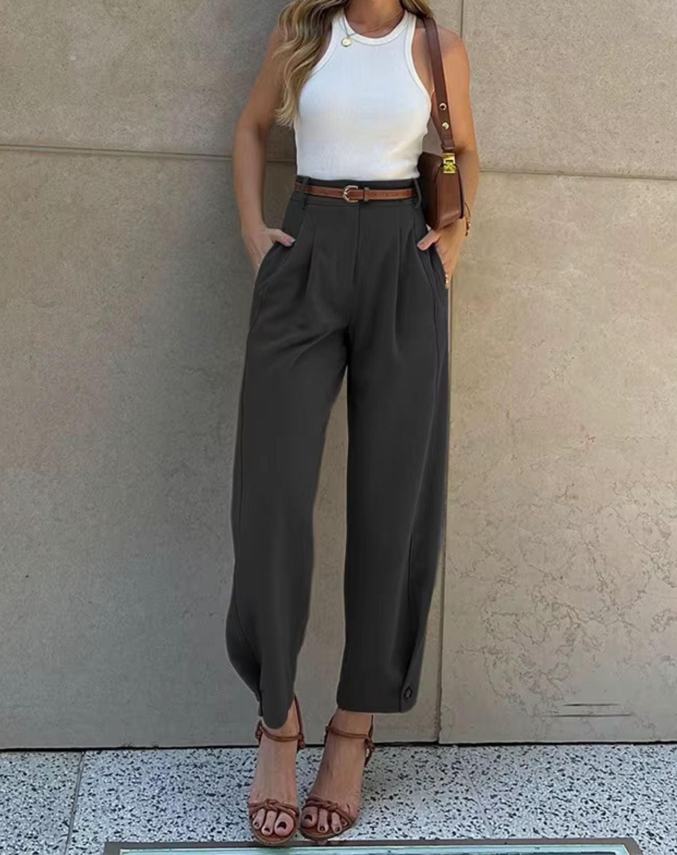 Calça Mocca Cintura Alta com Bolsos